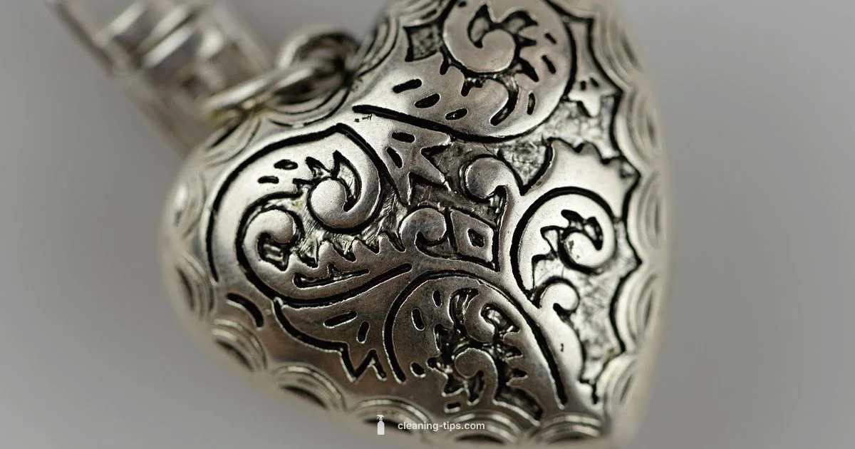 Jewelry Cleaning Guide - Cleaning Tips