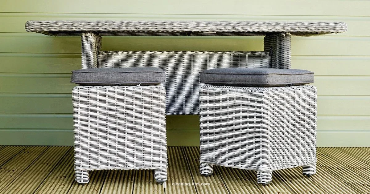 Wood Mold Cleanup - Cleaning Tips