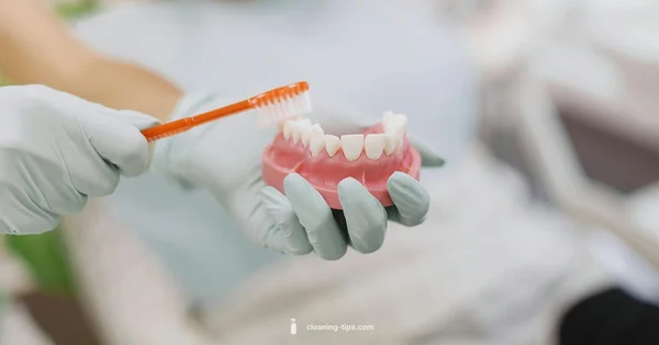 Tongue Cleanliness - Cleaning Tips