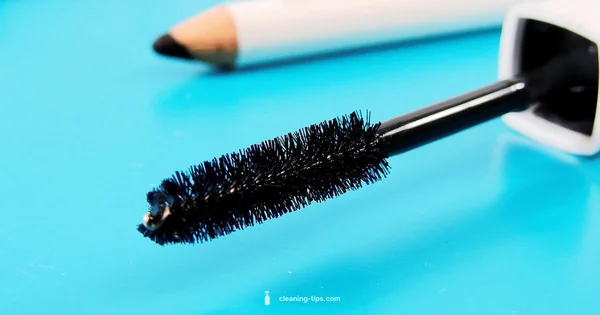 Safe Lash Definition - Cleaning Tips