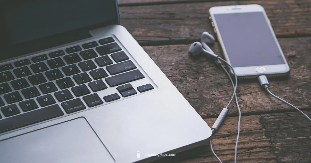 Safe Phone Cleaning - Cleaning Tips